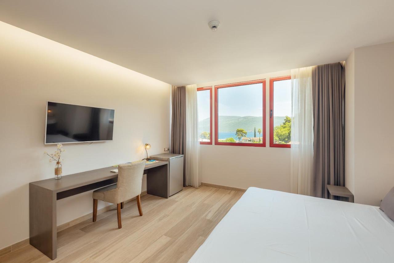 Centar Novi Hotel แฮร์เซ็ก-โนวี ภายนอก รูปภาพ
