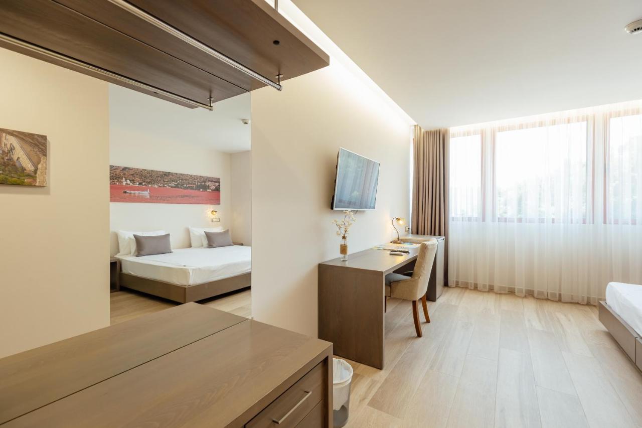 Centar Novi Hotel แฮร์เซ็ก-โนวี ภายนอก รูปภาพ