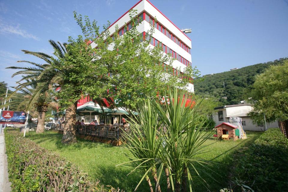 Centar Novi Hotel แฮร์เซ็ก-โนวี ภายนอก รูปภาพ