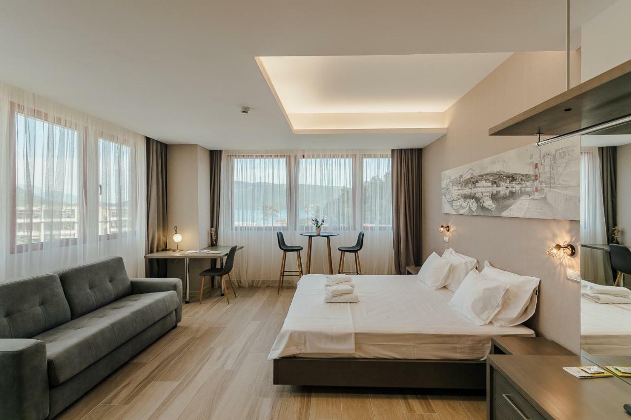 Centar Novi Hotel แฮร์เซ็ก-โนวี ภายนอก รูปภาพ